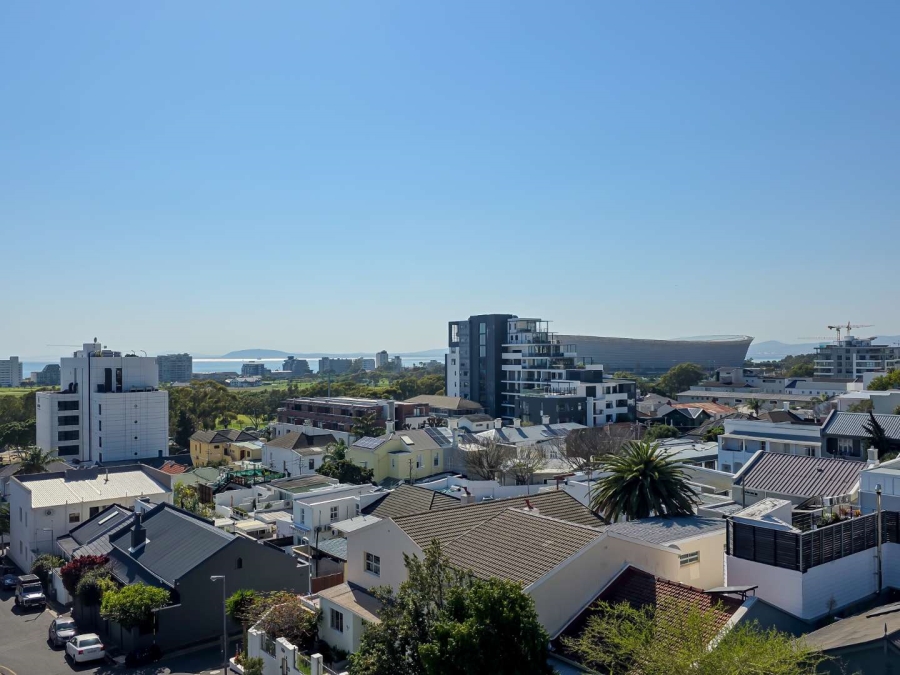 To Let 2 Bedroom Property for Rent in Green Point Western Cape
